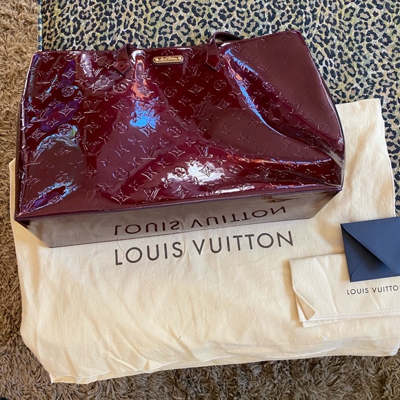 Louis Vuitton Handbags - Louis Vuitton Authentic Wilshire GM. Red Vernis.